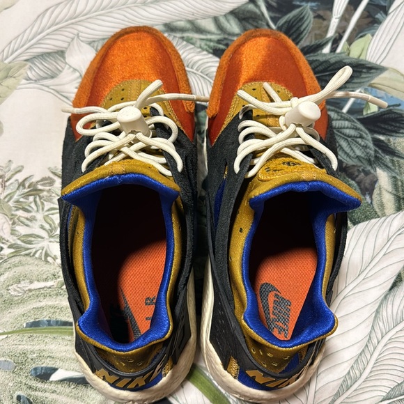 Nike Huarache - Picture 5 of 8